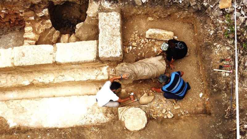 Mersin'deki antik kentte ilk defa bir kadın heykeli bulundu