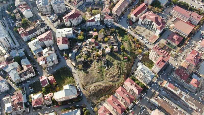 Üstüne mahalle kurulan höyük araştırılmayı bekliyor