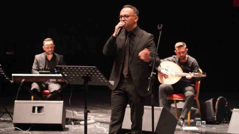 Atatürk sevdiği türkülerle yad edildi