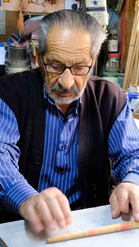 Çıkrıkçılığı babasından devraldı oğluna bırakacak