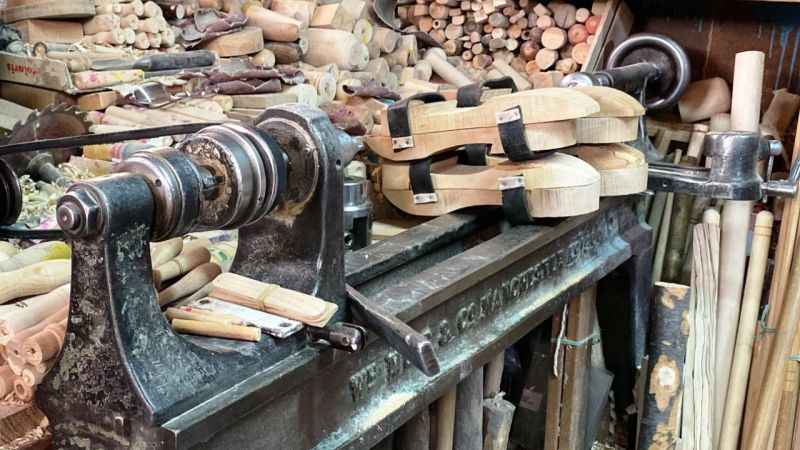 Çıkrıkçılığı babasından devraldı oğluna bırakacak