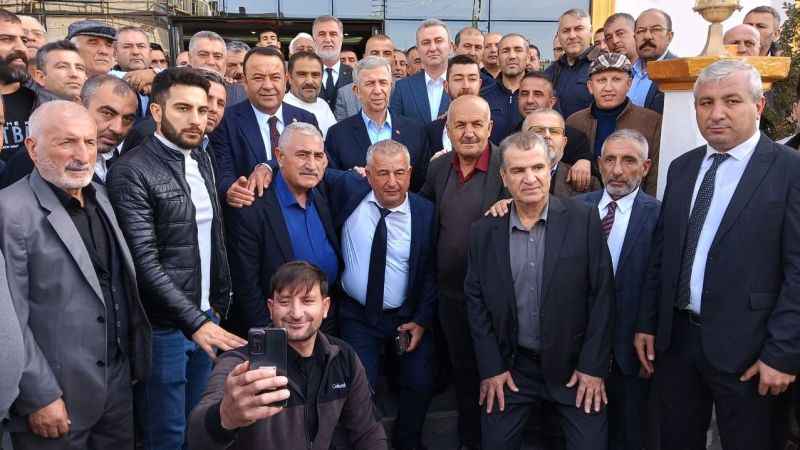 Mansur Yavaş, özel halk otobüsü şoförleri ile buluştu