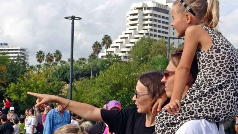 Türk Yıldızları Antalya’da şov yaptı, binlerce kişi sahili doldurdu