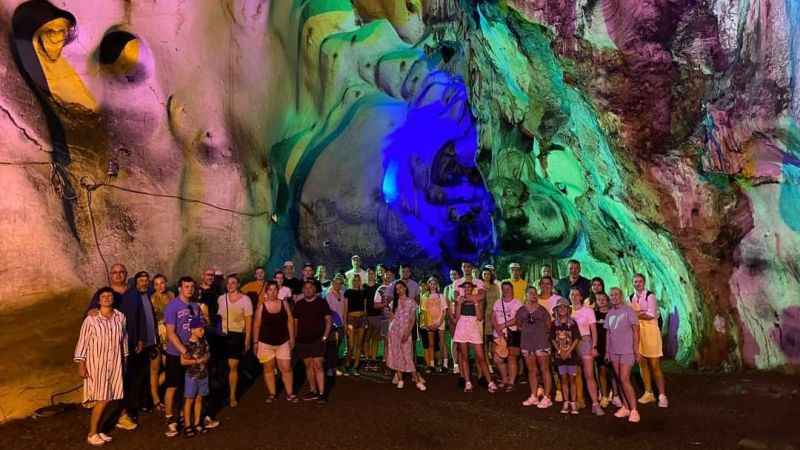 5 milyon yıllık Yalan Dünya Mağarası ziyaretçi akınına uğruyor