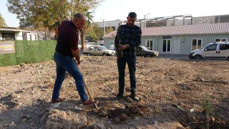 Kahramanmaraş'ta deprem şehitleri anısına 46 fidan dikildi