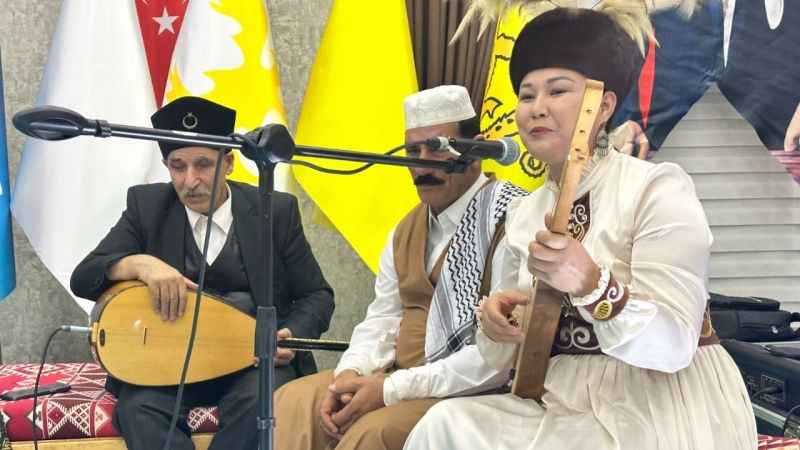 6 ülkenin aşıkları Yalova'da sahne aldı