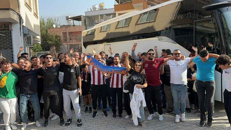 Hatayspor’lu taraftarlar, maçlarının Hatay’da oynanmasını istiyor