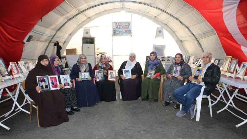 Diyarbakır anneleri bin 533 gündür çocukları için nöbette