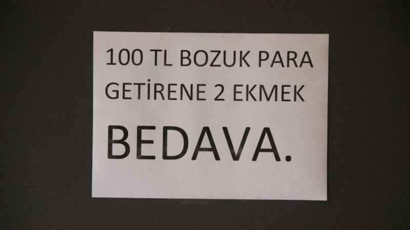 100 TL bozuk para getirene 2 ekmek bedava