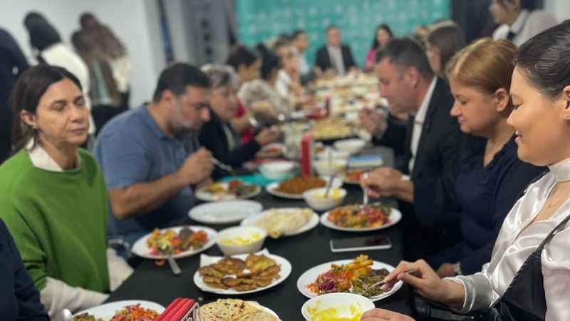 Rumenler zeytinyağlı yemeklere hayran kaldı