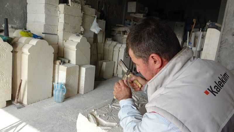 Mardin'in nahit taşını sanata dönüştürüyorlar