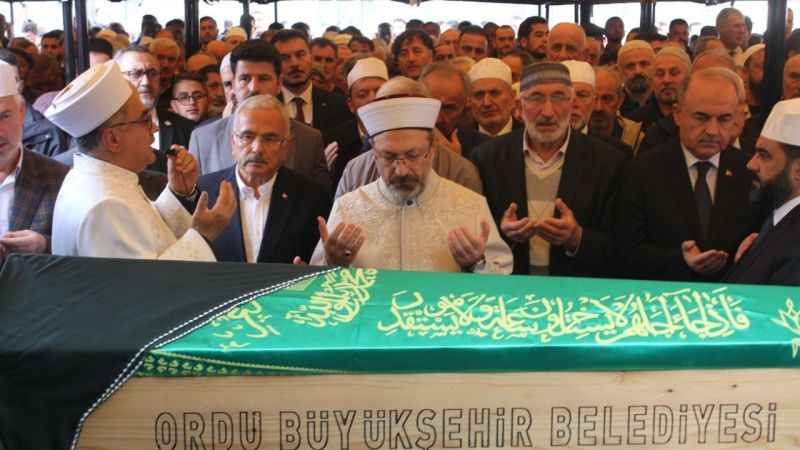 Diyanet İşleri Başkanı Erbaş’ın annesi son yolculuğuna uğurlandı