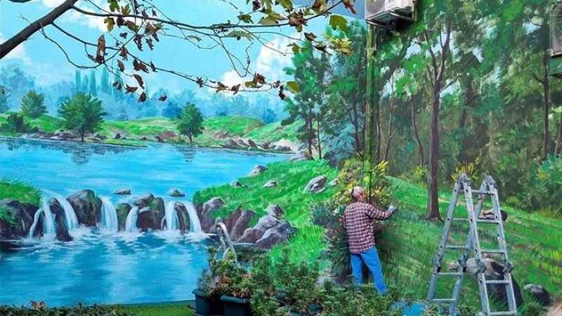 Devasa duvarı 6 günde sanat eserine dönüştürdü