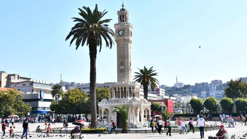 İzmir "2024’te Seyahat Edilmesi Gereken 10 Şehir" listesine girdi