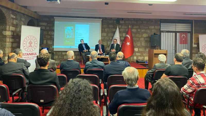 Üstad Sezai Karakoç'a kabri başında anma