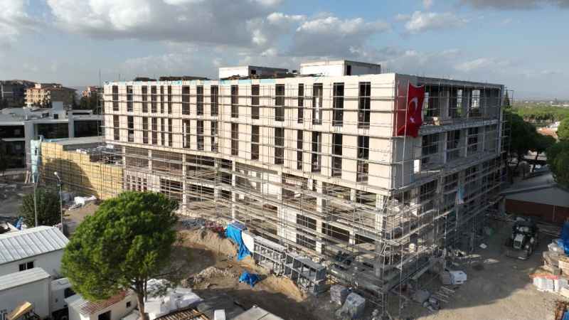 Manisa’ya 2 bin kişilik dev kütüphane