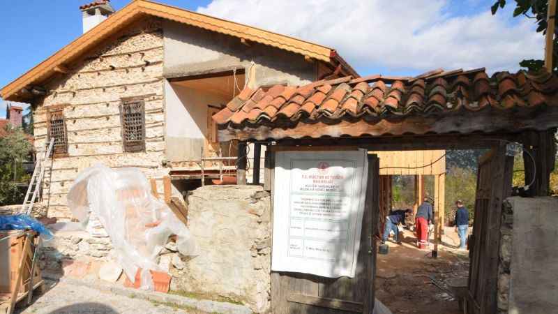 Antalya’nın düğmeli evlerinde restorasyon başladı