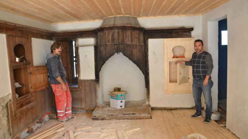 Antalya’nın düğmeli evlerinde restorasyon başladı