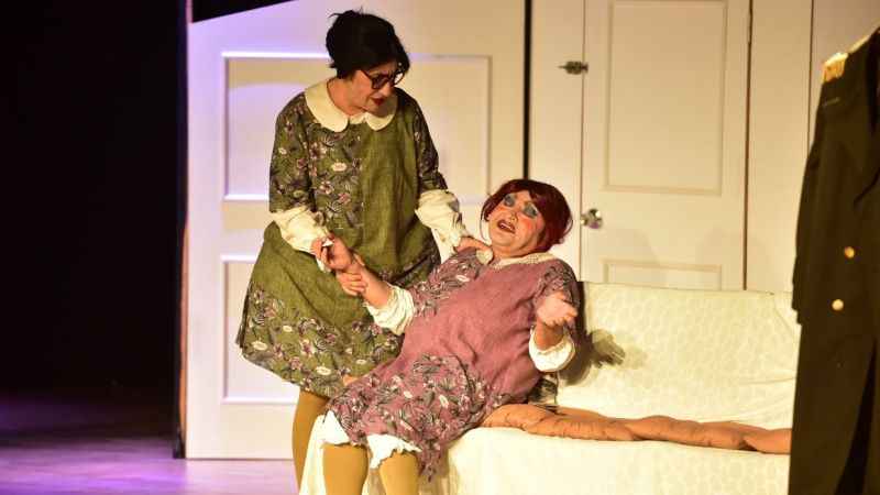 ‘Hadi Öldürsene Canikom’ salonu doldurdu