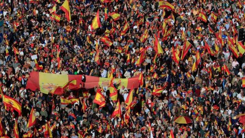 İspanya’da “Katalan ayrılıkçılara yönelik af tasarısı” protesto edildi