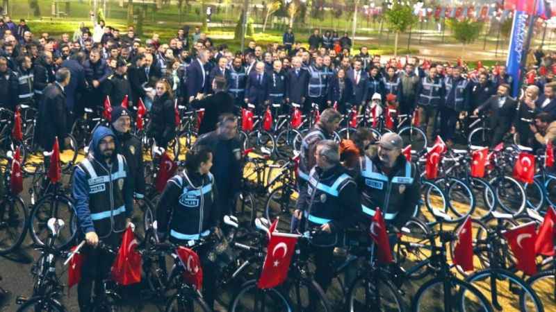 Bakan Şimşek, emniyet personeline bisiklet dağıtım törenine katıldı