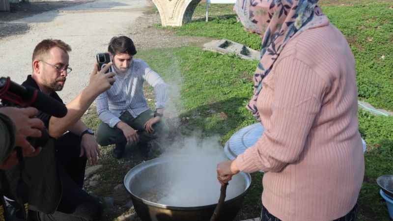 Ünlü Şef, Konuralp pilavı yapmak için kazanın başına geçti