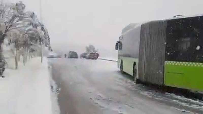 Kocaeli'de araçlar yolda kalınca gençler ALES'e yetişemedi