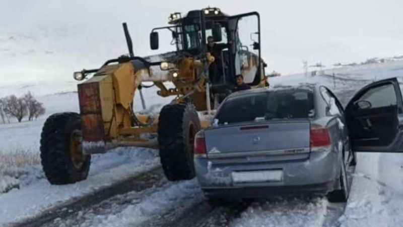 Erciş’in yüksek kesimlerine kar yağdı