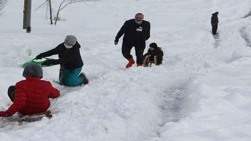 Karabük'te 2 ilçede eğitime kar engeli