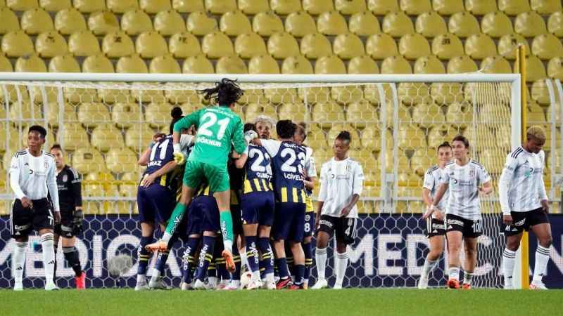 5 gollü derbinin galibi Fenerbahçe