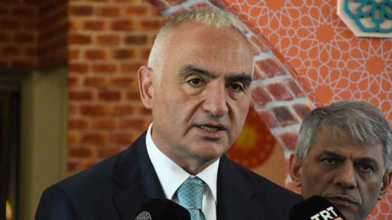 Kültür ve Turizm Bakanı Ersoy, Selçuklu Hanedan Sergisini gezdi