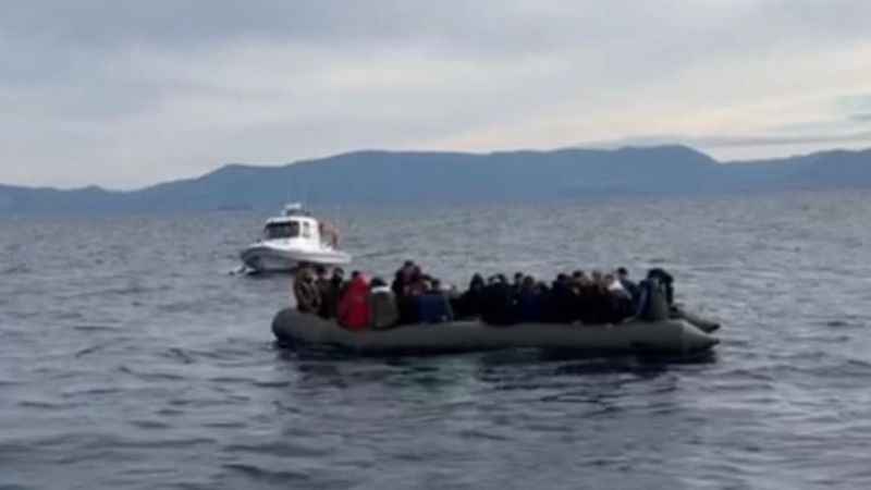 Ayvacık açıklarında 82 kaçak göçmen kurtarıldı, 17 kaçak göçmen yakalandı