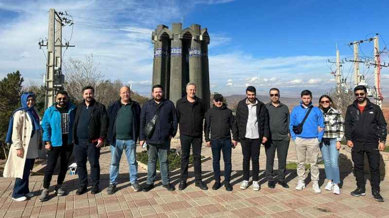 Yüksekovalı grup Tebriz'de tarihi mekanları gezdi