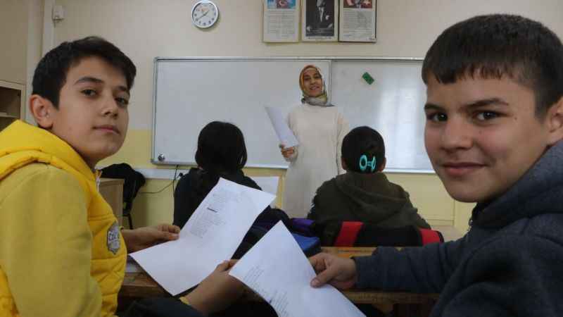 Zeynep öğretmen öğrencileriyle hayata tutundu 