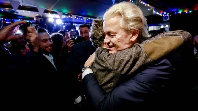 Hollanda’da İslam karşıtı Wilders'ın liderliğindeki Özgürlük Partisi birinci çıktı