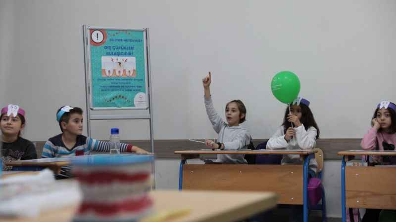 Dişleri çürük çıkan öğrencilere ‘abur cubur’ uyarısı