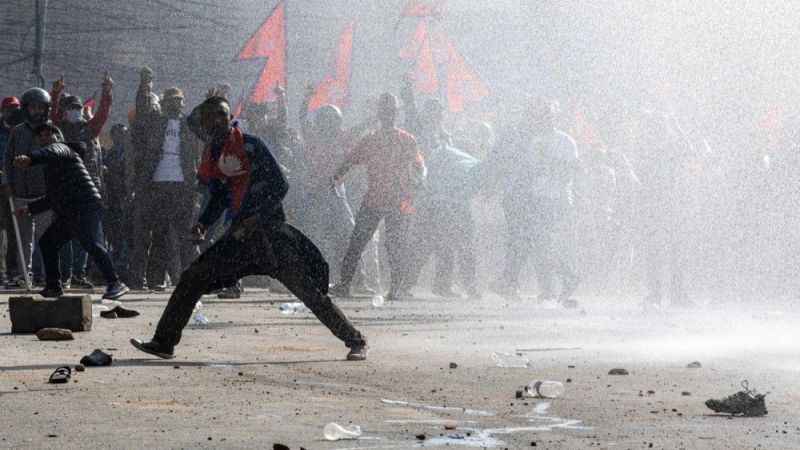 Nepal’de monarşi yanlısı göstericilere polis müdahalesi