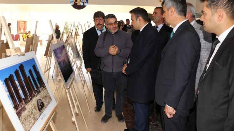 Ahlat’ta ‘Her Yönüyle Ahlat’ fotoğraf sergisi açıldı