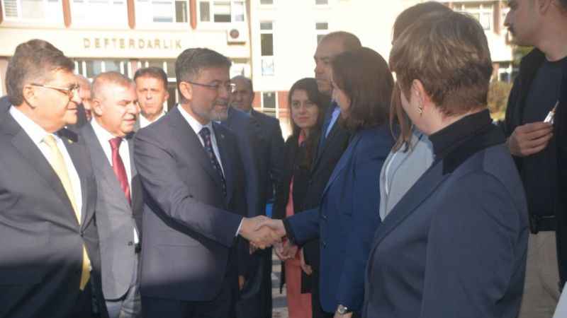 Bakan Yumaklı: “Artık Türkiye’de suyu merkeze alan çalışma başlattık”