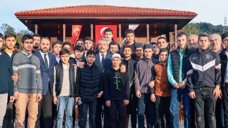 Rize'de tarihi cami restorasyon sonrası ibadete açıldı