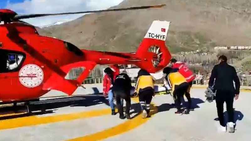 Helikopter ambulans ayağı kırık hasta için havalandı
