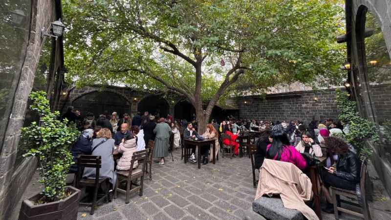 Diyarbakır’da hafta sonu turist yoğunluğu