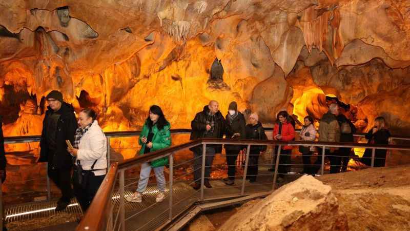 Akademisyenler Tulumtaş Mağarası'nı gezdi