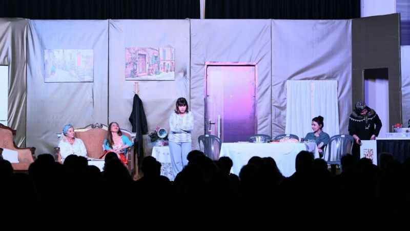 Tiyatro sahnesinde kadına şiddete dikkat çektiler