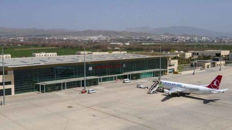 Anadolujet uçağı, yakıtı kritik seviyenin altına düşünce Elazığ’a acil iniş yaptı