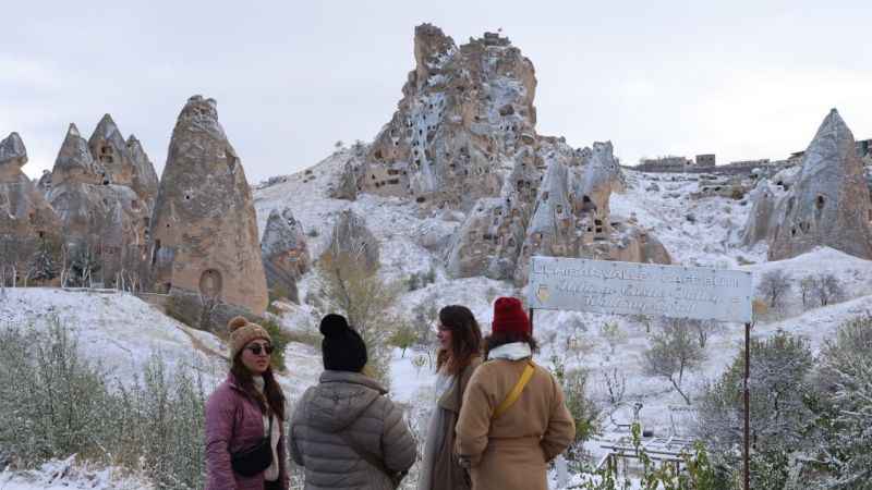 Kar yağdı, Kapadokya’da kartpostallık manzaralar oluştu