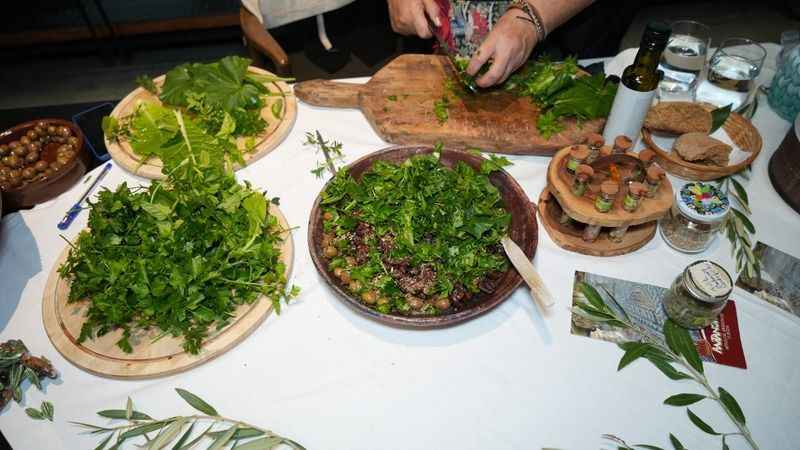 3 bin yıl önce yapılan yemekler İzmir'de görücüye çıktı