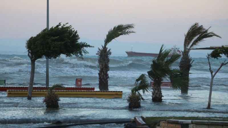 İskenderun’da 4 okulda eğitime bir gün ara verildi