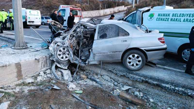 Başkentte feci kaza: Aynı aileden 3 kişi öldü, 1 bebek ağır yaralı