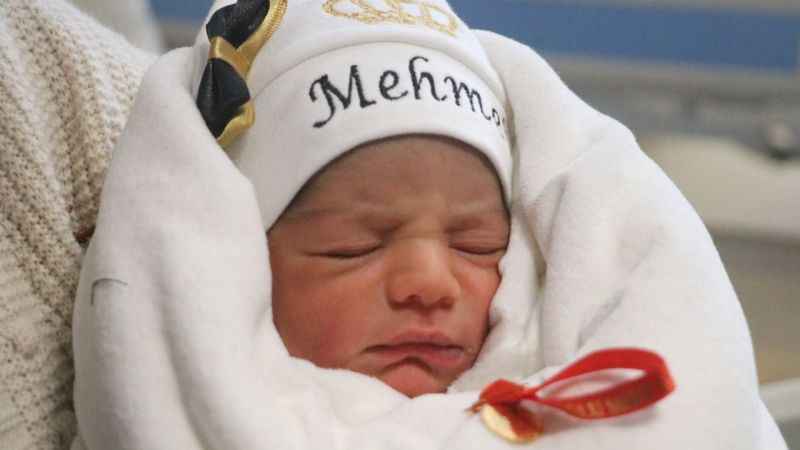 Rekor sürede tamamlanan Defne Devlet Hastanesi'nde ilk doğum
